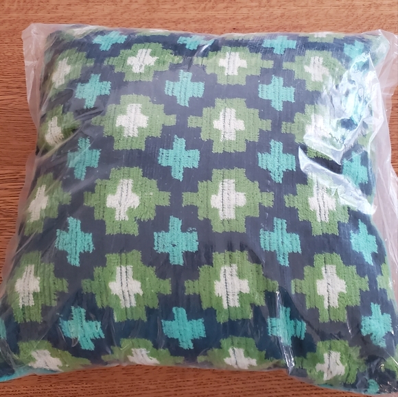 Anthropologie Clover Pillow - green - Picture 9 of 11
